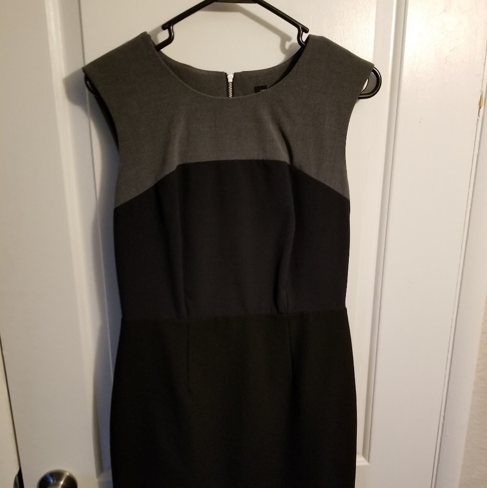 Wonderful color-block shift dress